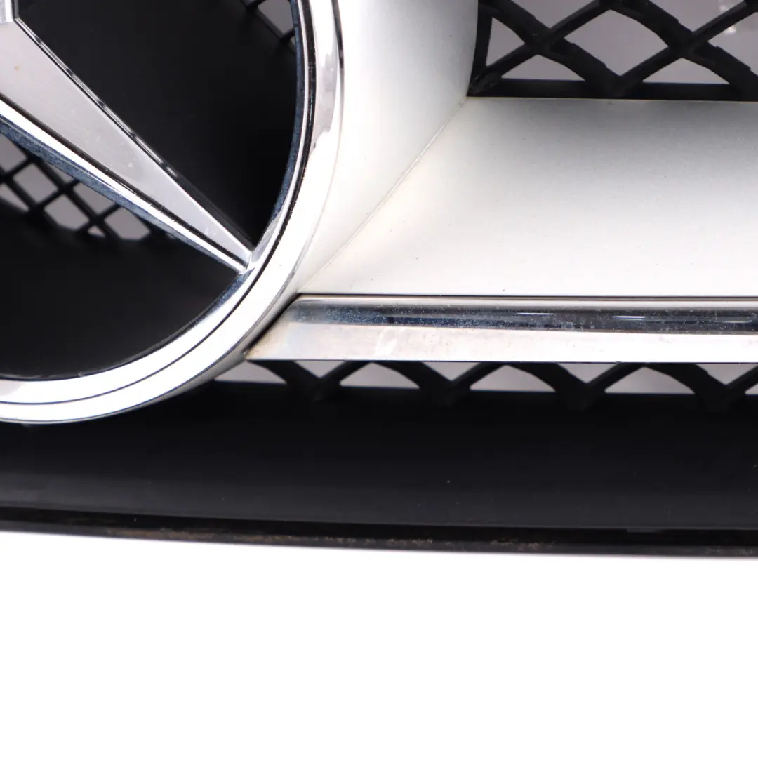 Haube Kühler Grill Abdeckung Zierleiste für Mercedes W204 Coupe Motor mit Teilenummer A2048802183 Mercedes W204 Coupe Motor Haube Kühler Grill Abdeckung Zierleiste - SKU A2048802183 - Teilenummer A2048802183