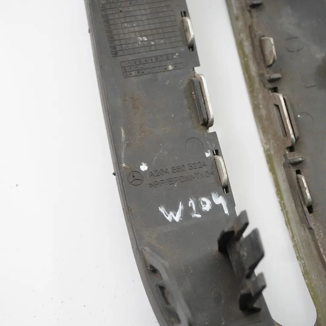 Mercedes W204 Kratka Listwa Zderzak Przedni Osłona Lewa - SKU A2048803224 - Numer Części A2048803224