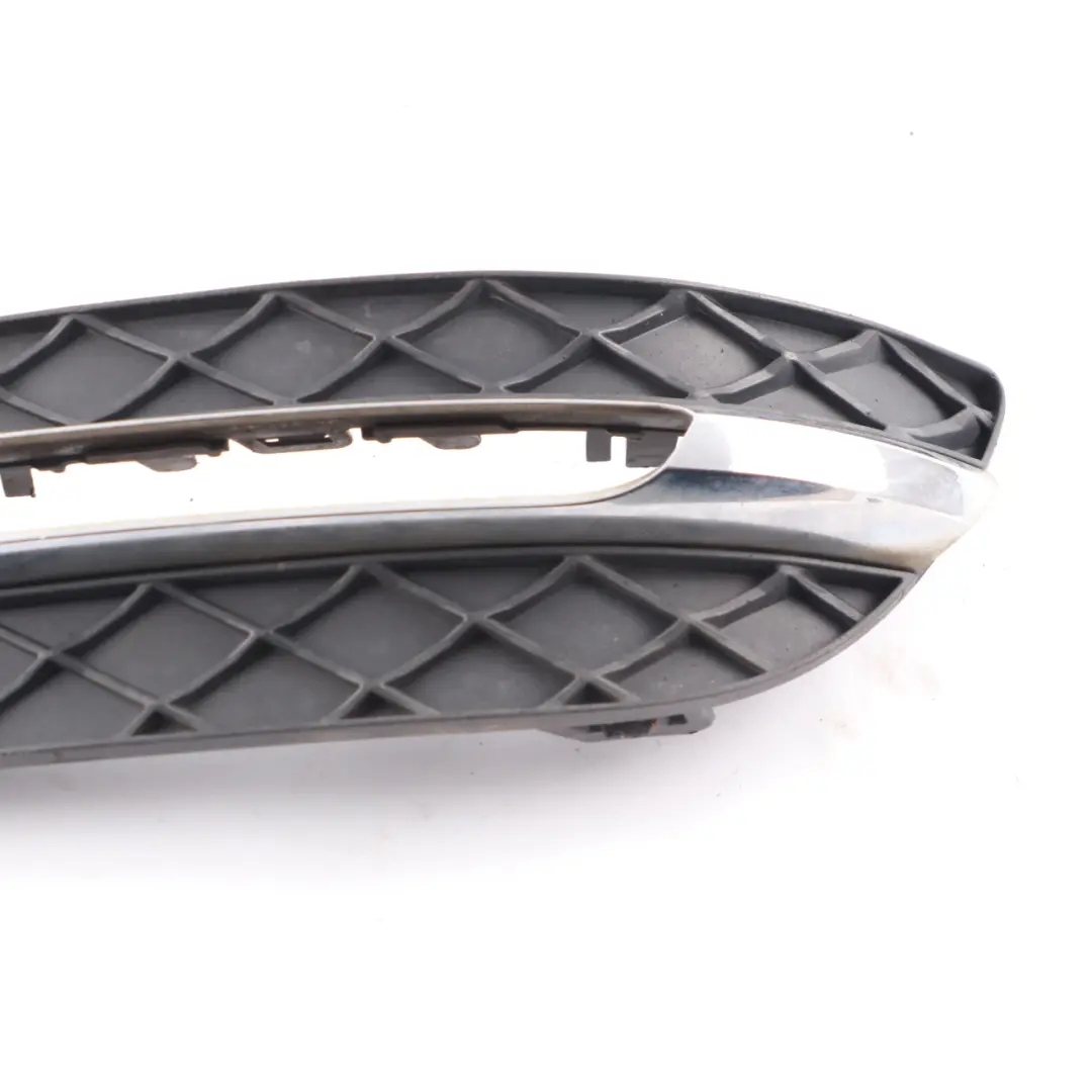 Stoßfängerabdeckung Frontstoßstange Ziergitter rechts Mercedes W204 - SKU A2048803324 - Teilenummer A2048803324