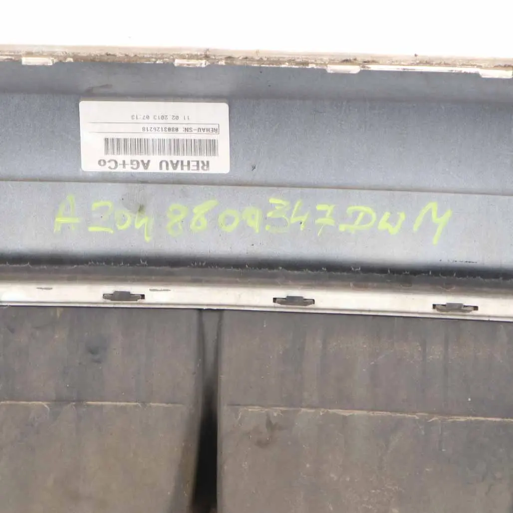 C63 AMG Zderzak Tylny Diamentowa Biel - 799 do Mercedes W204 C204 o numerze A2048809347 Mercedes W204 C204 C63 AMG Zderzak Tylny Diamentowa Biel - 799 - SKU A2048809347-DWM - Numer Części A2048809347