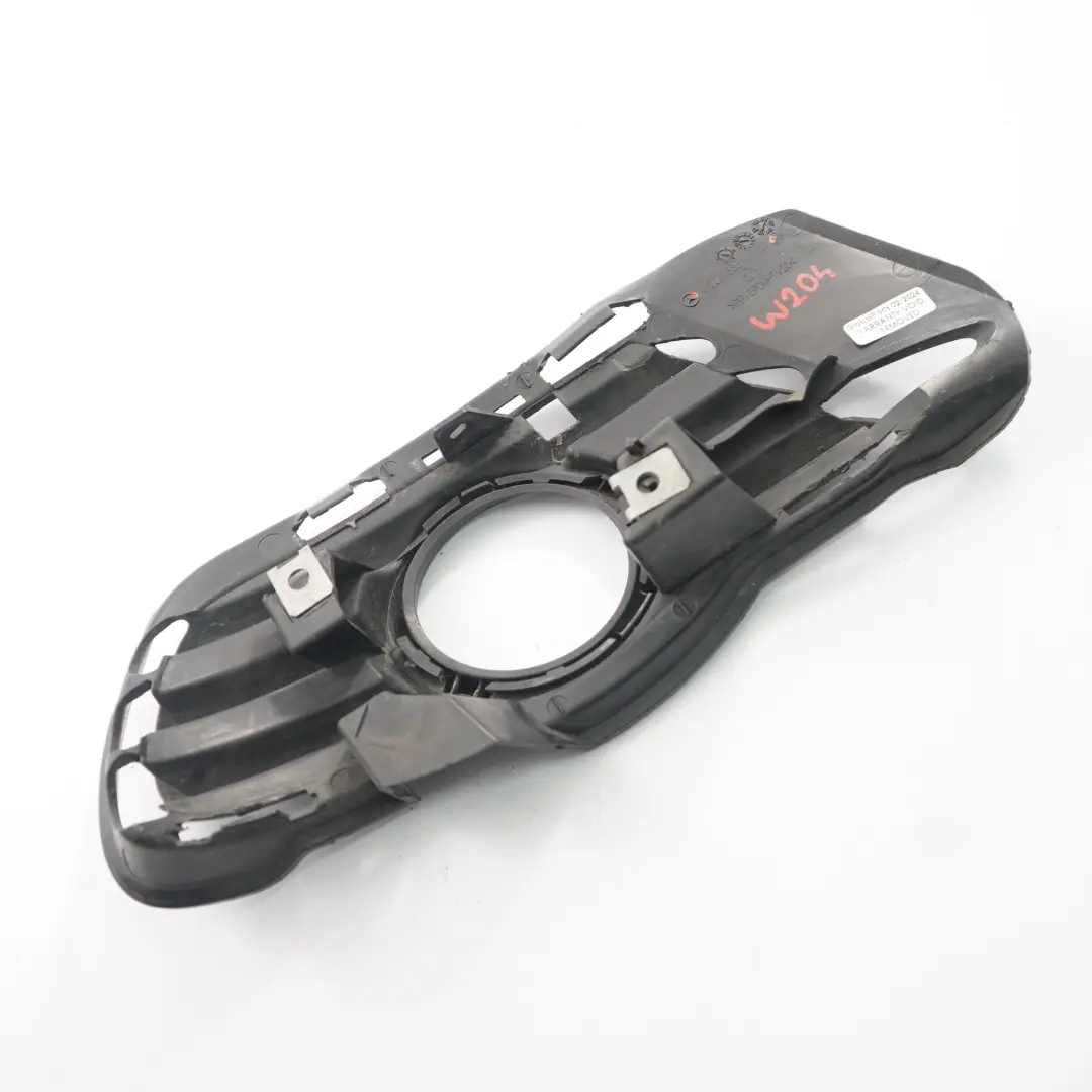 Paraurti Anteriore Fendinebbia Copertura Destra A2048850223 per Mercedes W204 con numero di parte A2048850123 Mercedes W204 Paraurti Anteriore Fendinebbia Copertura Destra A2048850223 - SKU A2048850123 - Numero di parte A2048850123