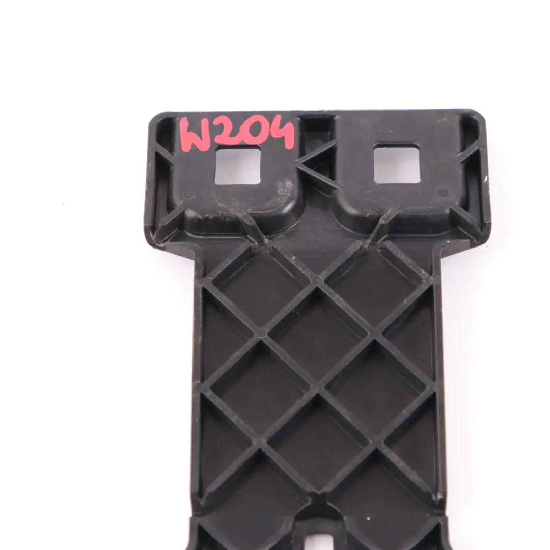 Mercedes W204 Wspornik Uchwyt Atrapy Chłodnicy - SKU A2048850136 - Numer Części A2048850136