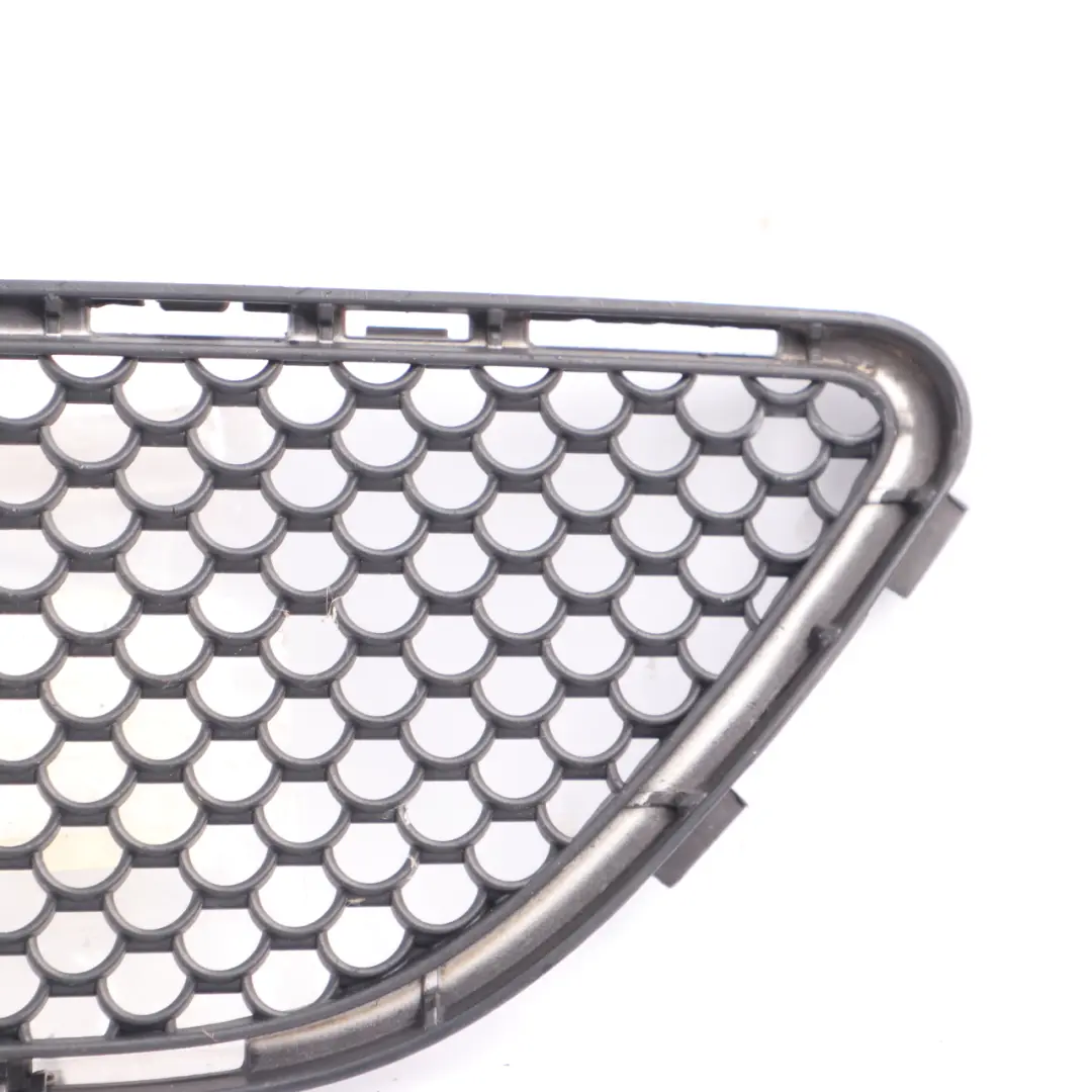 Zderzak Przedni Kratka Dolna Grill Atrapa A1778853203 do Mercedes W177 o numerze A2048850153 Mercedes W177 Zderzak Przedni Kratka Dolna Grill Atrapa A1778853203 - SKU A2048850153 - Numer Części A2048850153