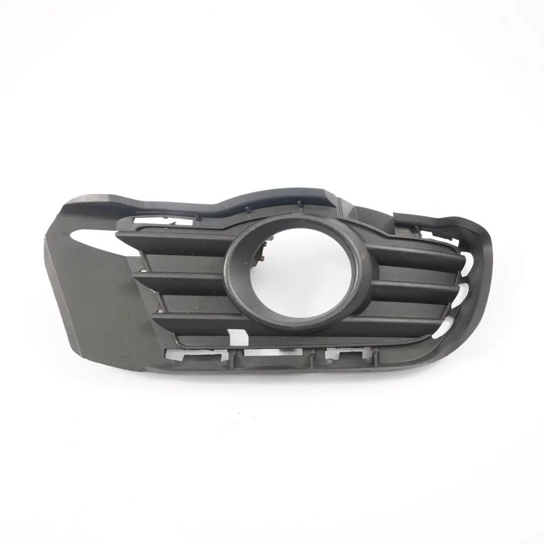 Mercedes W204 Parachoques Delantero Luz Antiniebla Cubierta Parrilla Derecha - SKU A2048850223 - Número de pieza A2048850223
