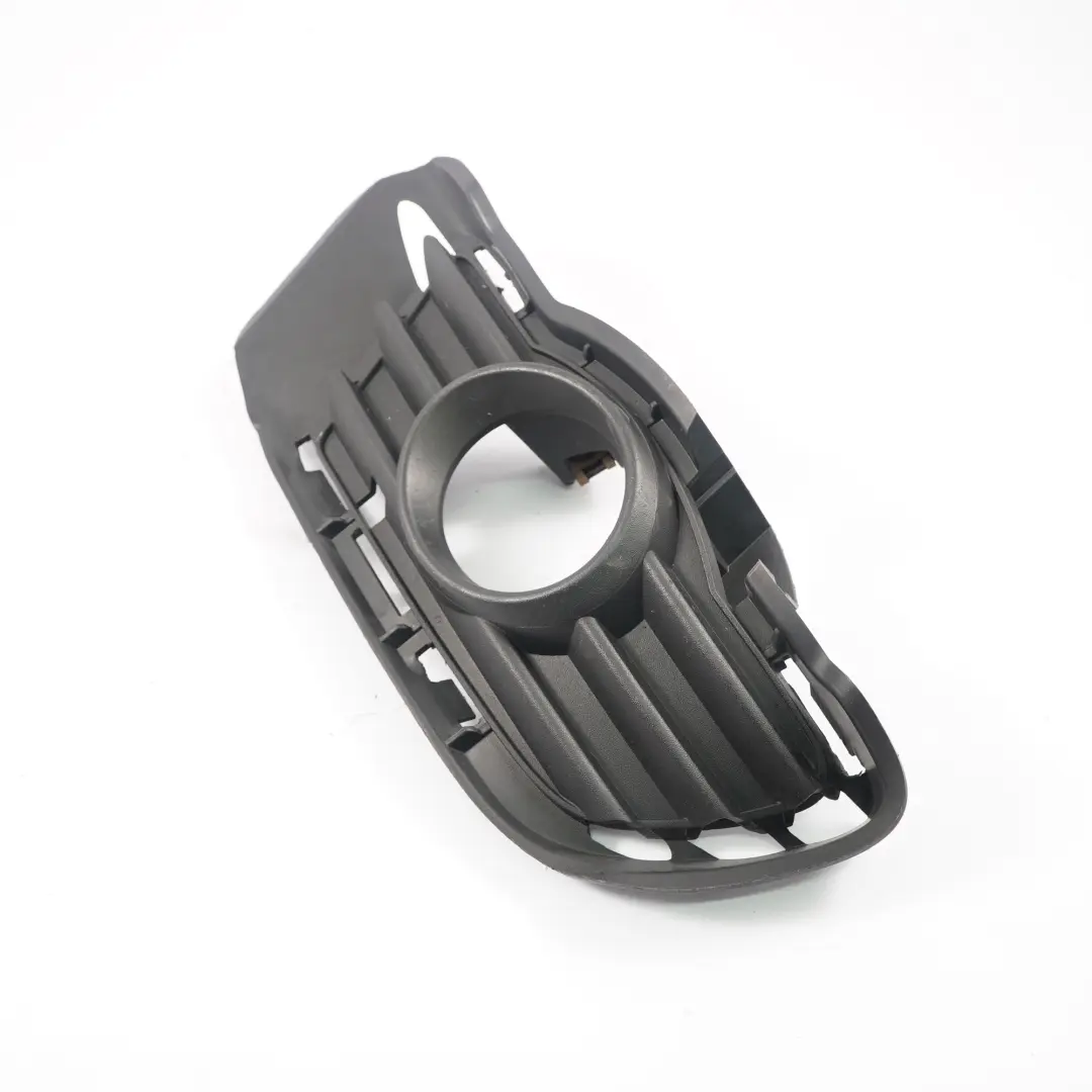 Mercedes W204 Calandre Droite Pour Feu Antibrouillard Avant - SKU A2048850223 - Numéro de pièce A2048850223