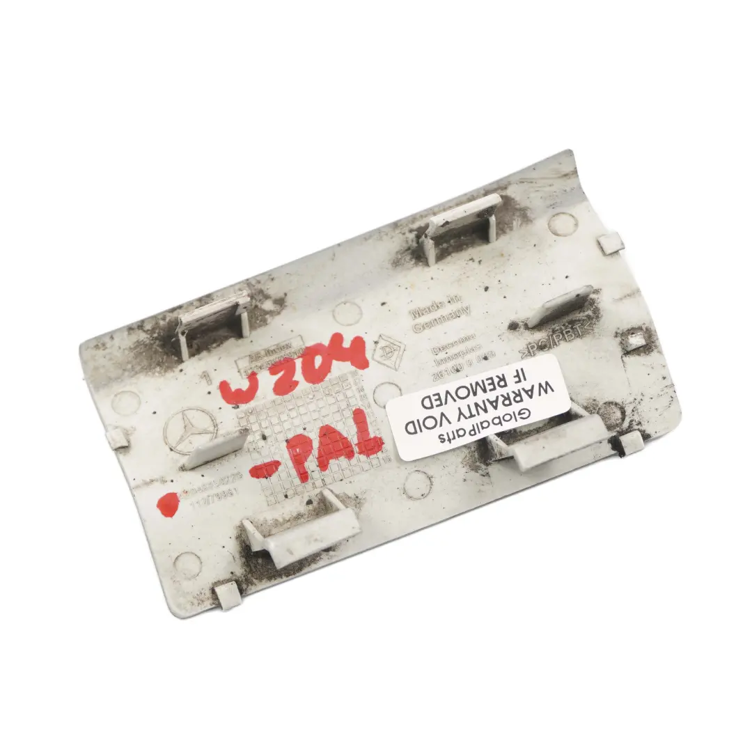 Parachoques Trasero Gancho De Remolque Tapa Paladio Plata 792 para Mercedes W204 con número de pieza A2048850226 Mercedes W204 Parachoques Trasero Gancho De Remolque Tapa Paladio Plata 792 - SKU A2048850226-PAL - Número de pieza A2048850226