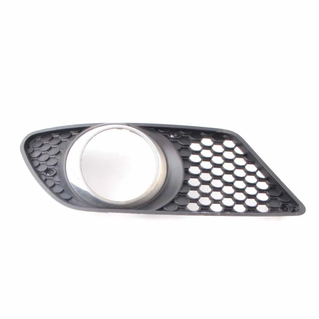 Frontstoßstange Nebelscheinwerfer Abdeckung links für Mercedes W204 mit Teilenummer A2048850253 Mercedes W204 Frontstoßstange Nebelscheinwerfer Abdeckung links - SKU A2048850253 - Teilenummer A2048850253