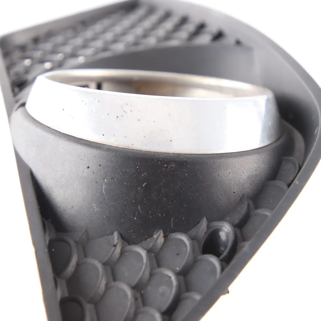 Couvercle feu antibrouillard pare-chocs avant gauche pour Mercedes W204 à propos du numéro de pièce A2048850253 Mercedes W204 Couvercle feu antibrouillard pare-chocs avant gauche - SKU A2048850253 - Numéro de pièce A2048850253