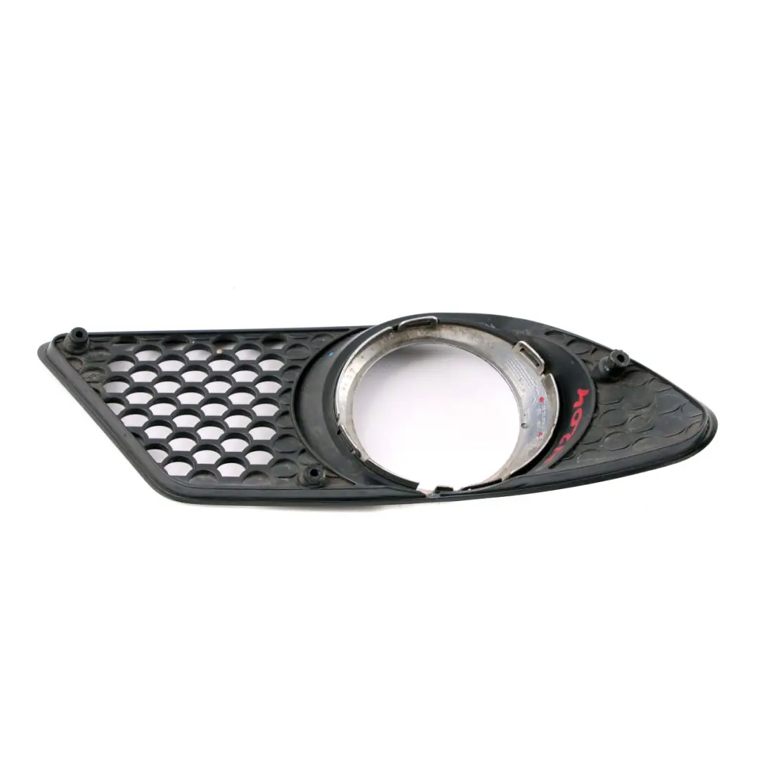 Mercedes W204 Couvercle feu antibrouillard pare-chocs avant droite - SKU A2048850353 - Numéro de pièce A2048850353
