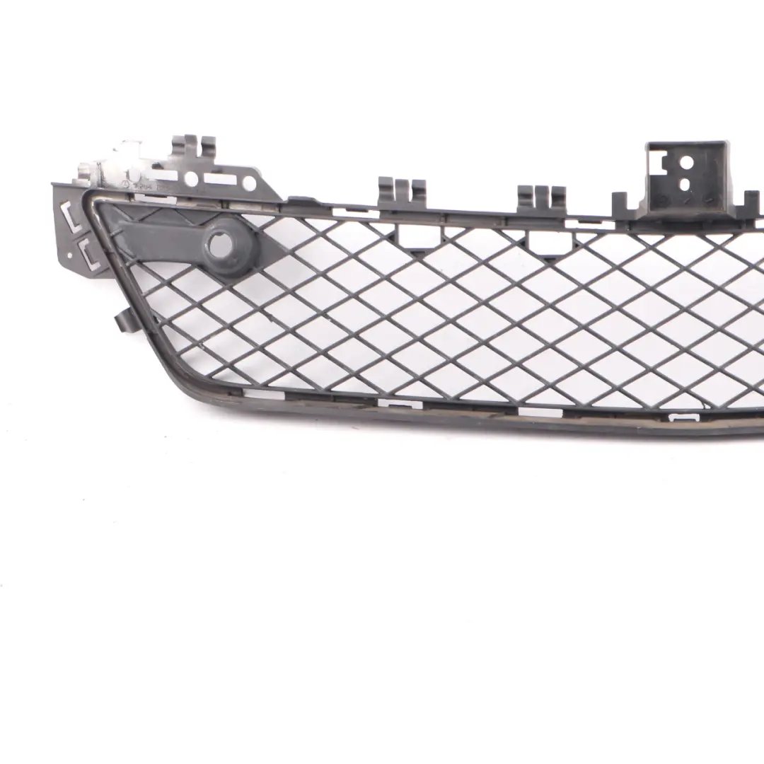 Parrilla Parachoques Delantero Malla Inferior para Mercedes W204 con número de pieza A2048851324 Mercedes W204 Parrilla Parachoques Delantero Malla Inferior - SKU A2048851324 - Número de pieza A2048851324