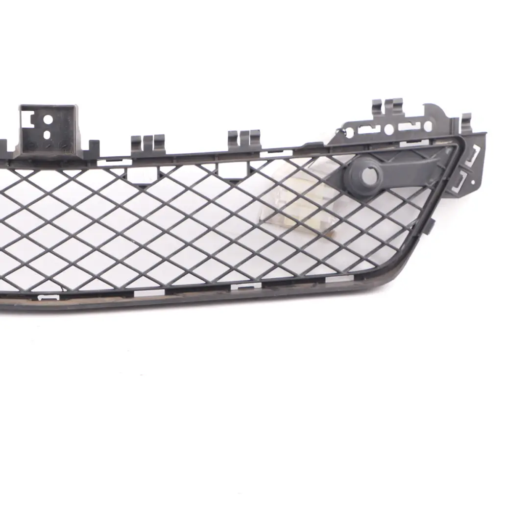 Przedni Zderzak Grill Siatka Kratka Zderzaka do Mercedes W204 o numerze A2048851324 Mercedes W204 Przedni Zderzak Grill Siatka Kratka Zderzaka - SKU A2048851324 - Numer Części A2048851324