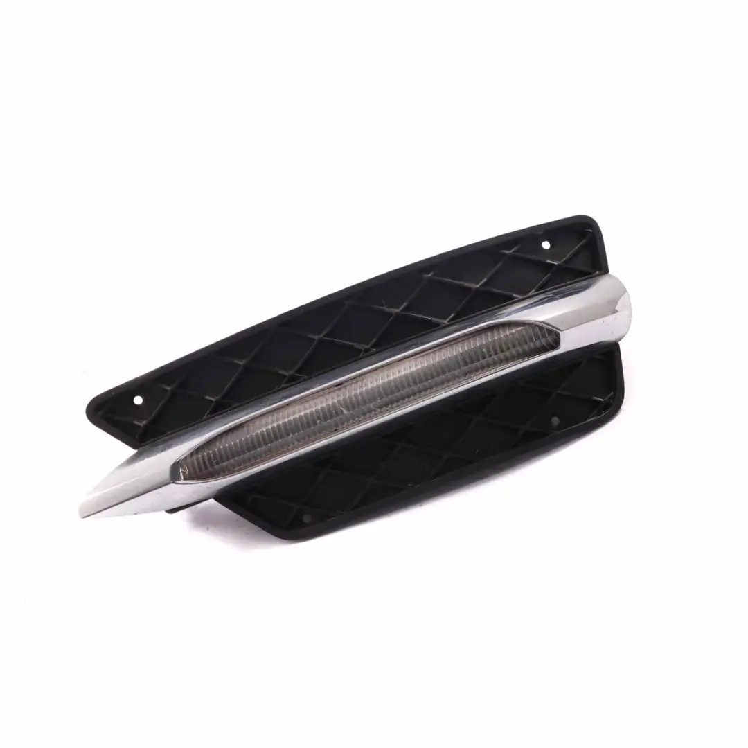 Parachoques Delantero Marco DRL LED Lámpara Izquierda para Mercedes W204 con número de pieza A2048851353 Mercedes W204 Parachoques Delantero Marco DRL LED Lámpara Izquierda - SKU A2048851353 - Número de pieza A2048851353