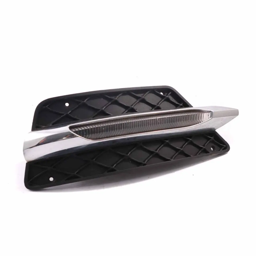 Mercedes W204 Kratka Zderzaka Przednia Lewa - SKU A2048851353 - Numer Części A2048851353