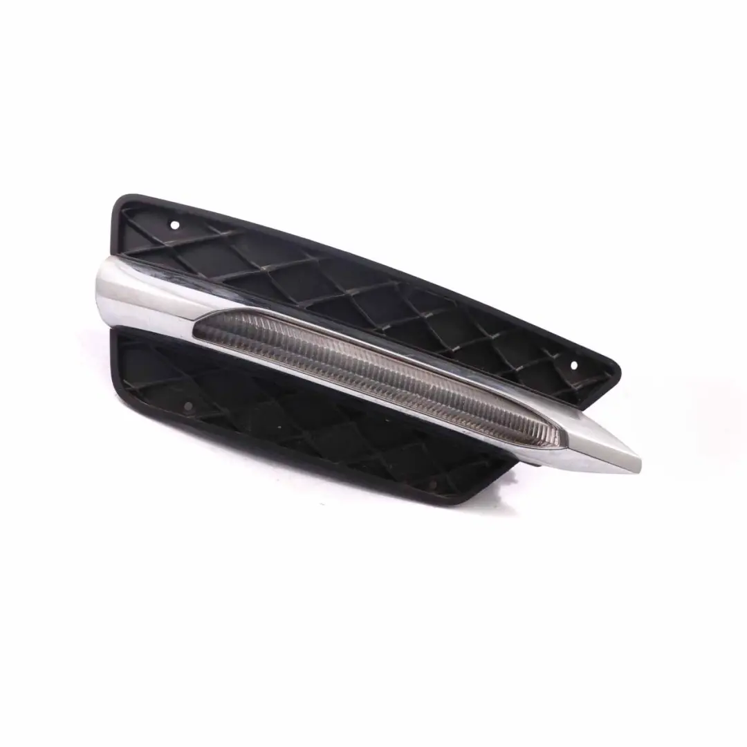 Mercedes W204 pare-chocs avant grille fermée cadre DRL LED lampe droite - SKU A2048851453-1 - Numéro de pièce A2048851453