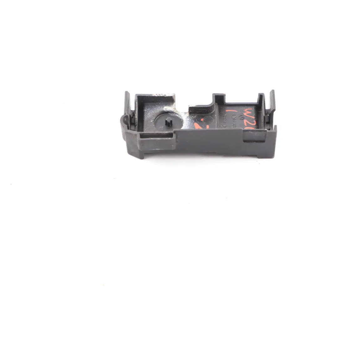 Support Fixation Interrupteur Alarme Antivol pour Mercedes W204 à propos du numéro de pièce A2048890625 Mercedes W204 Support Fixation Interrupteur Alarme Antivol - SKU A2048890625 - Numéro de pièce A2048890625