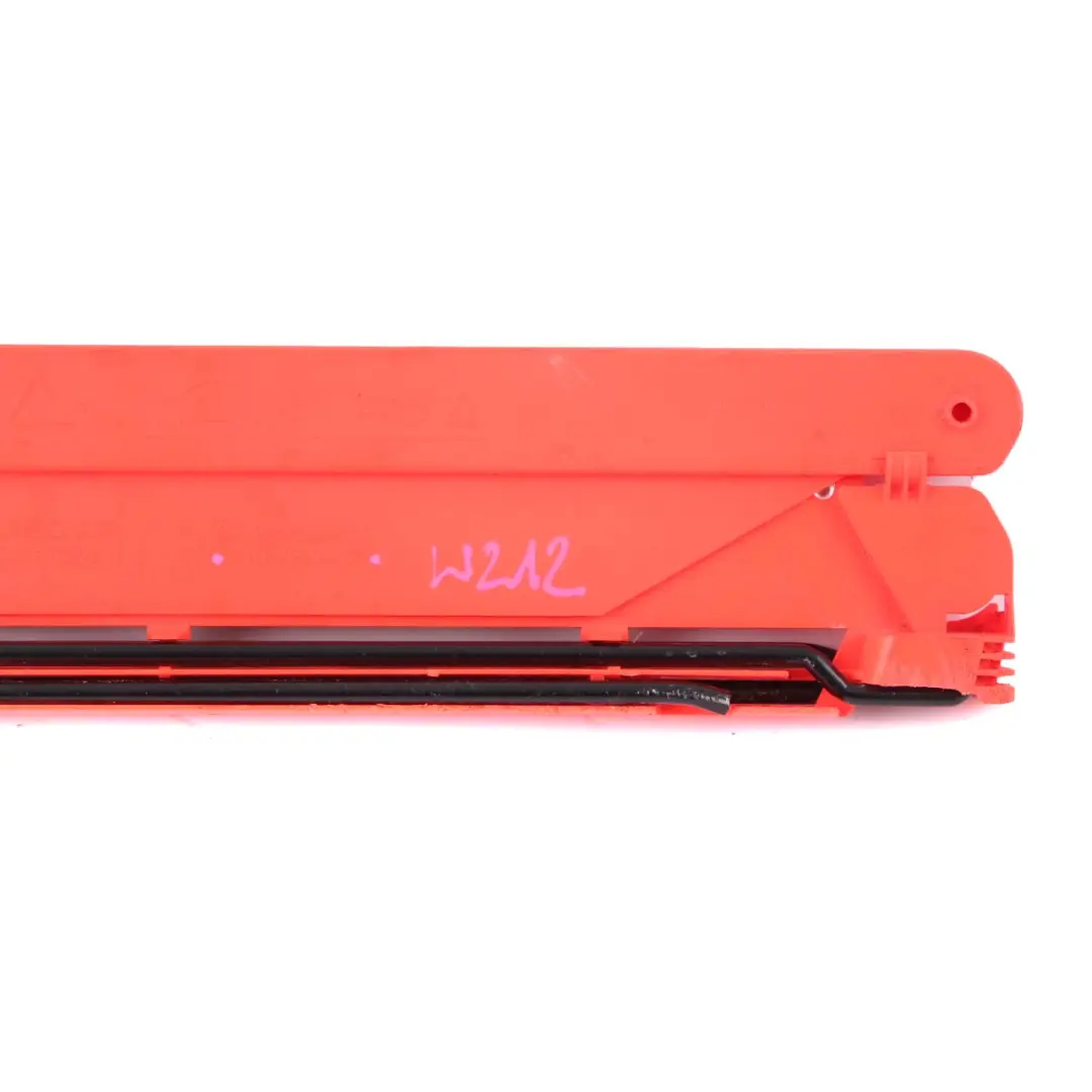 W207 W212 Triangolo Di Sicurezza per Mercedes W204 con numero di parte A2048900197 Mercedes W204 W207 W212 Triangolo Di Sicurezza - SKU A2048900197 - Numero di parte A2048900197