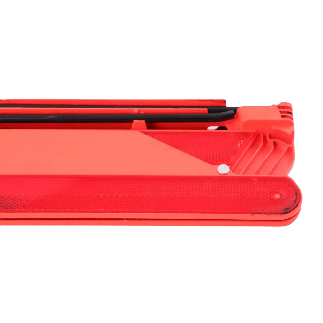 W207 W212 Triangle De Signalisation De Danger pour Mercedes W204 à propos du numéro de pièce A2048900197 Mercedes W204 W207 W212 Triangle De Signalisation De Danger - SKU A2048900197 - Numéro de pièce A2048900197