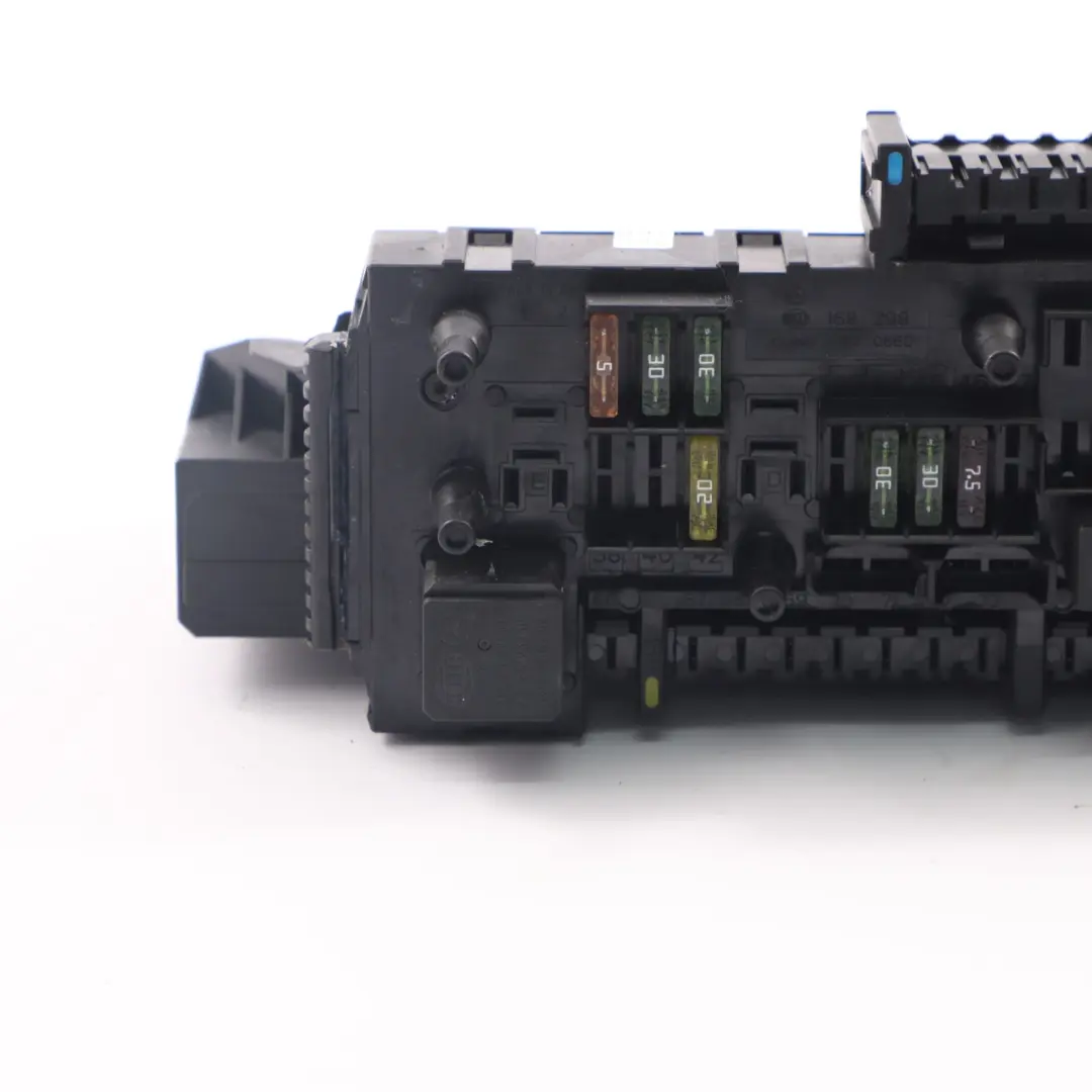 Boîte fusibles Mercedes W204 SAM Relay Boîte fusibles Control Module - SKU A2049000902-1 - Numéro de pièce A2049000902
