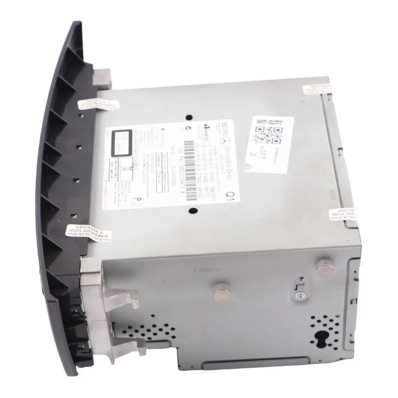 Stereo Radio Autoradio CD Player Unité principale pour Mercedes W204 à propos du numéro de pièce A2049003211 Mercedes W204 Stereo Radio Autoradio CD Player Unité principale - SKU A2049003211 - Numéro de pièce A2049003211