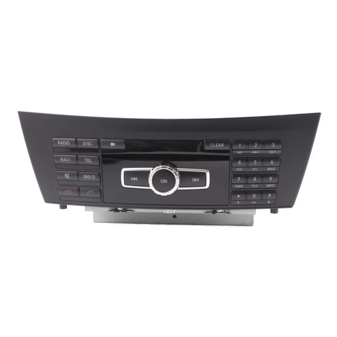 COMAND Navigation CD Spieler Radio Navi Steuergerät für Mercedes W204 mit Teilenummer A2049003609 Mercedes W204 COMAND Navigation CD Spieler Radio Navi Steuergerät - SKU A2049003609-1 - Teilenummer A2049003609