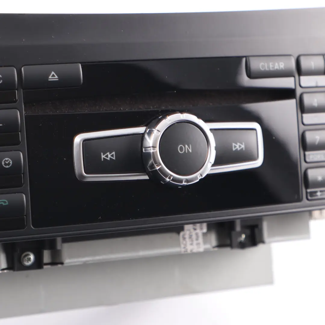 Mercedes W204 Navigation Lecteur CD COMAND Radio Unité Principale - SKU A2049004306 - Numéro de pièce A2049004306