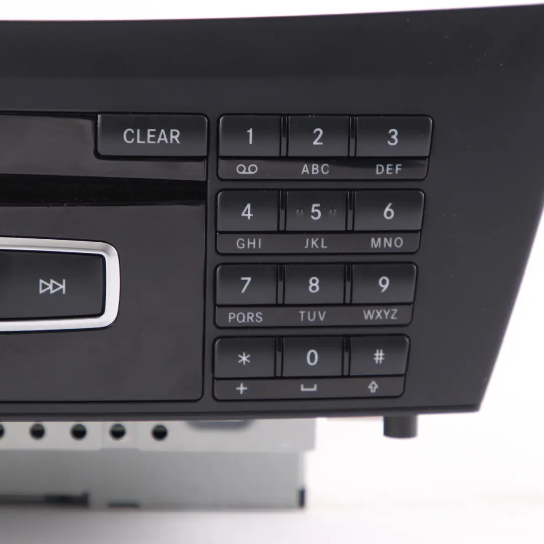 Mercedes-Benz C-Klasse W204 COMAND Navi Autoradio CD Player A2049060902 für mit Teilenummer A2049004714 Mercedes-Benz C-Klasse W204 COMAND Navi Autoradio CD Player A2049060902 - SKU A2049004714 - Teilenummer A2049004714