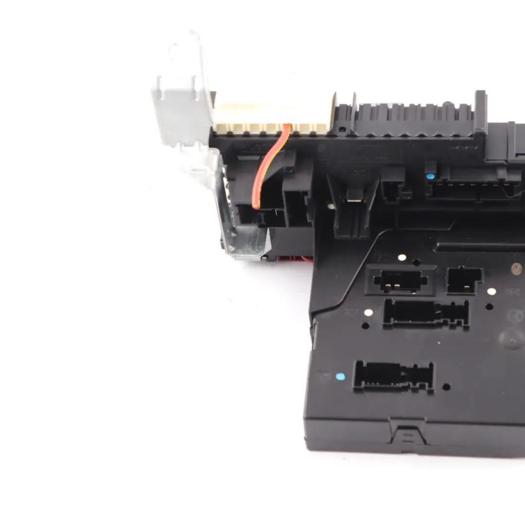 Fuse Box Rear SAM Module Control Unit to Mercedes S204 Estate with Part number A2049005003 Mercedes S204 Estate Fuse Box Rear SAM Module Control Unit - SKU A2049005003 - Part number A2049005003