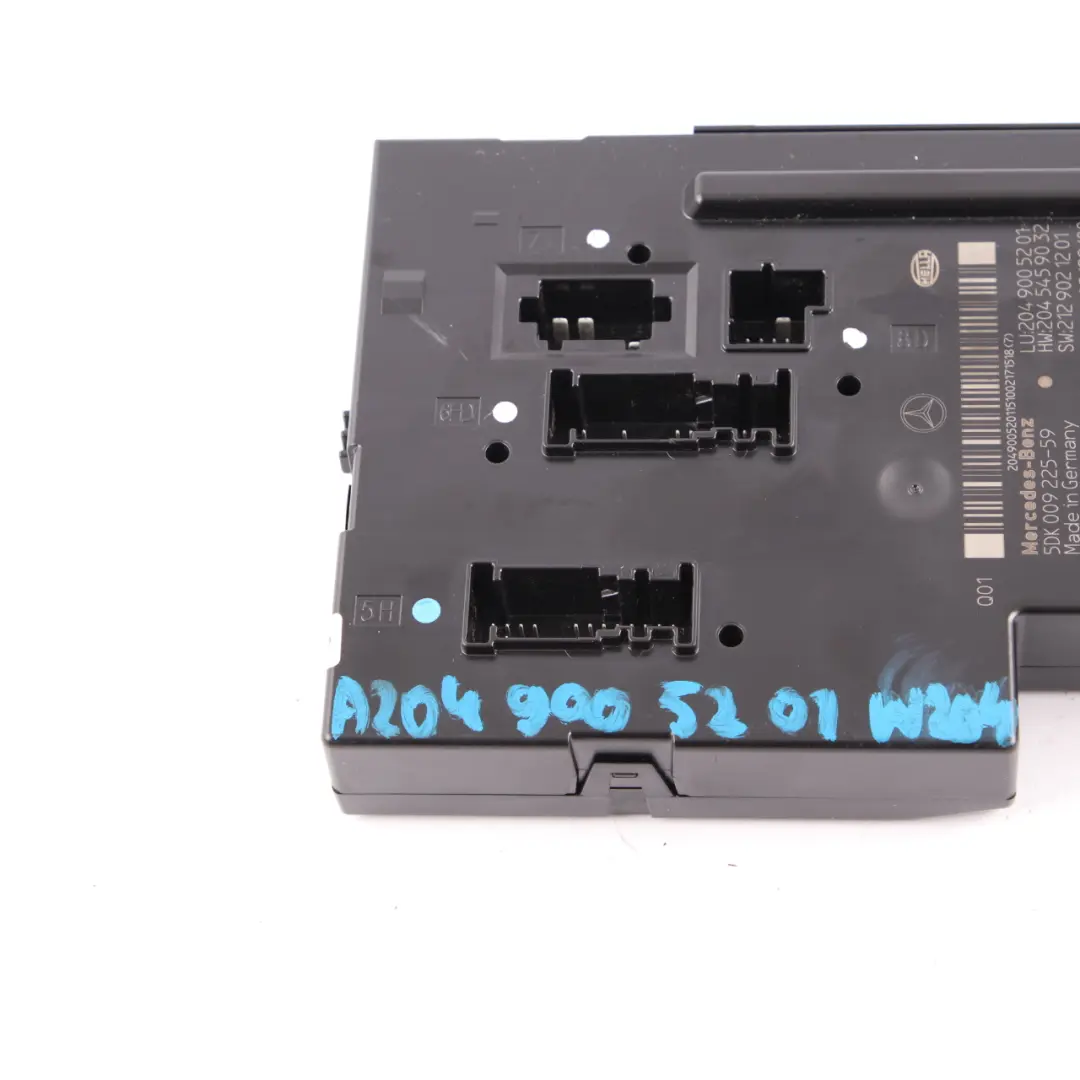 SAM Module Mercedes W204 Control Unit Electrical Fuse Box Unit to with Part number A2049005201 SAM Module Mercedes W204 Control Unit Electrical Fuse Box Unit - SKU A2049005201 - Part number A2049005201