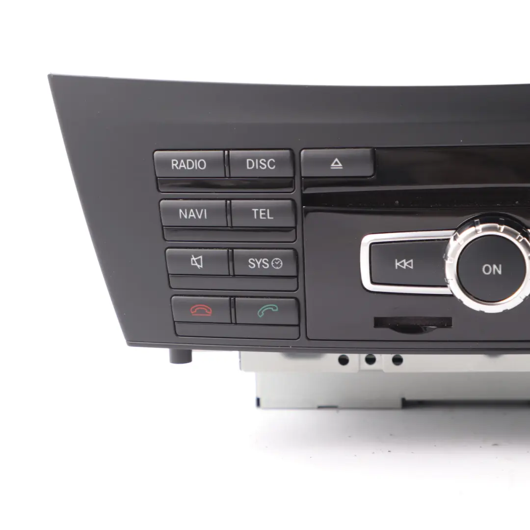 Mercedes W204 Navegación Reproductor - SKU A2049005908-2 - Número de pieza A2049005908