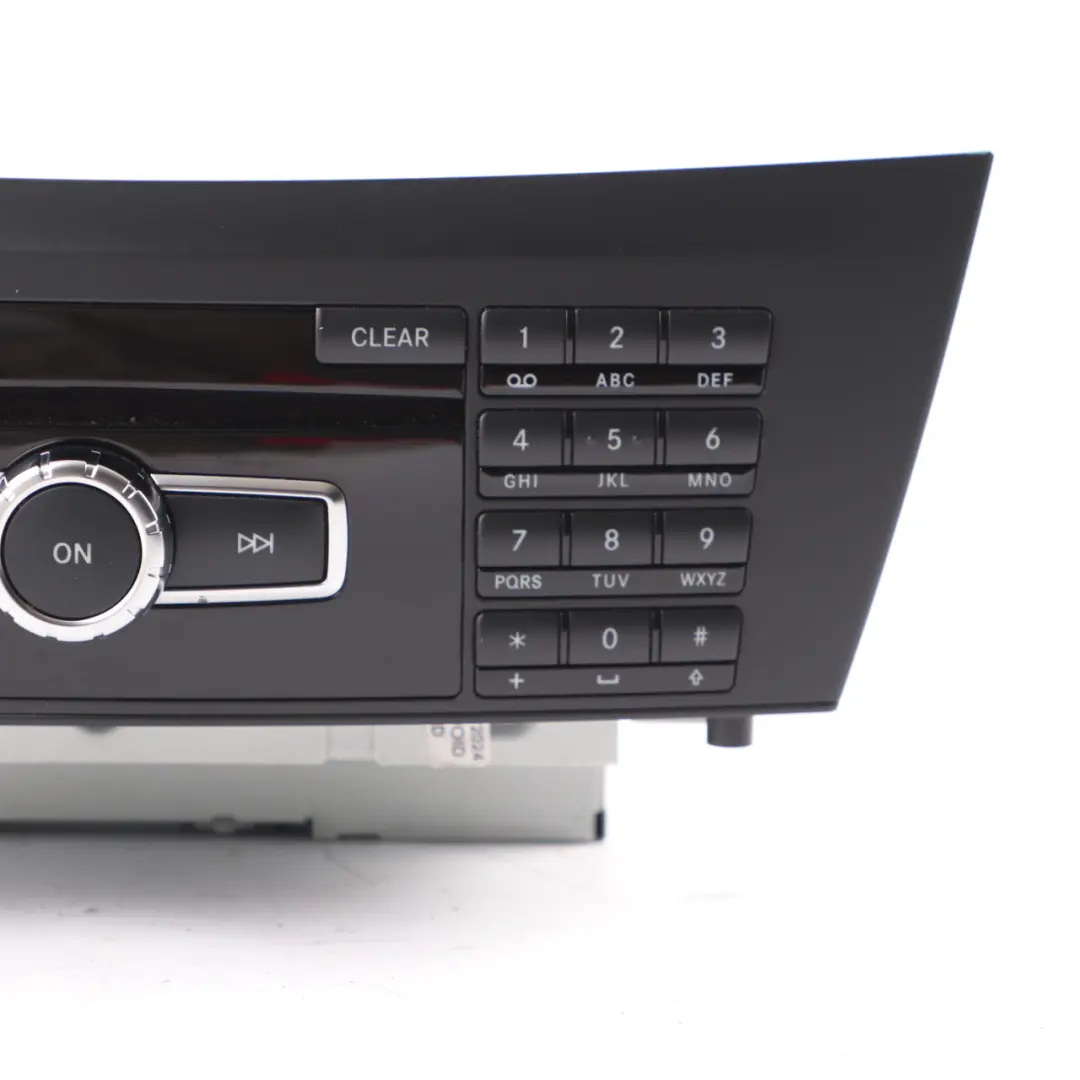 Mercedes W204 Radio CD Nawigacja Radioodtwarzacz - SKU A2049005908-2 - Numer Części A2049005908