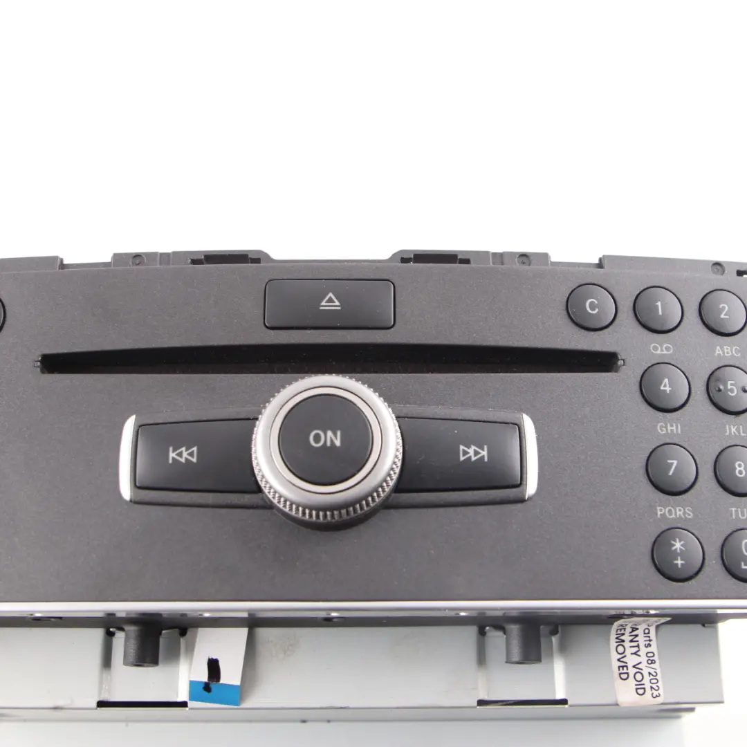 Navigation Radio CD Spieler Kopf Einheit für Mercedes W204 mit Teilenummer A2049007202 Mercedes W204 Navigation Radio CD Spieler Kopf Einheit - SKU A2049007202 - Teilenummer A2049007202