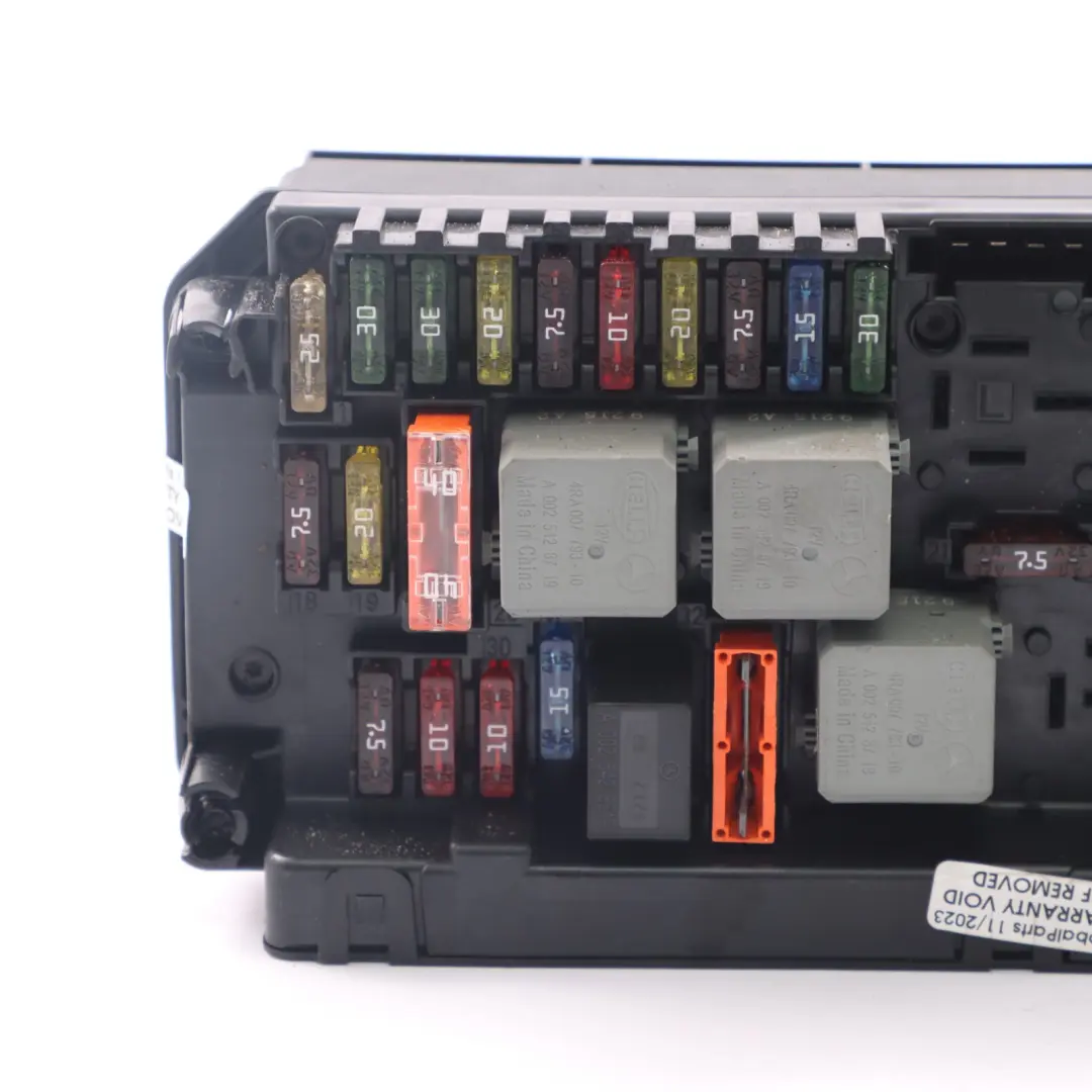 Caja de fusibles Mercedes W204 Rear SAM Relay Control Unit Module para con número de pieza A2049009501 Caja de fusibles Mercedes W204 Rear SAM Relay Control Unit Module - SKU A2049009501 - Número de pieza A2049009501
