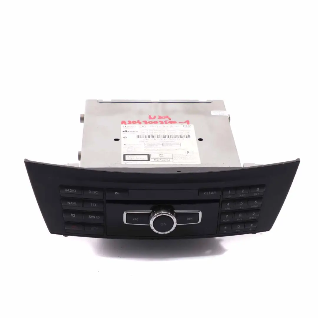 COMAND Navegación CD Player Radio Sat Nav Head Unit para Mercedes W204 con número de pieza A2049009510 Mercedes W204 COMAND Navegación CD Player Radio Sat Nav Head Unit - SKU A2049009510-1 - Número de pieza A2049009510