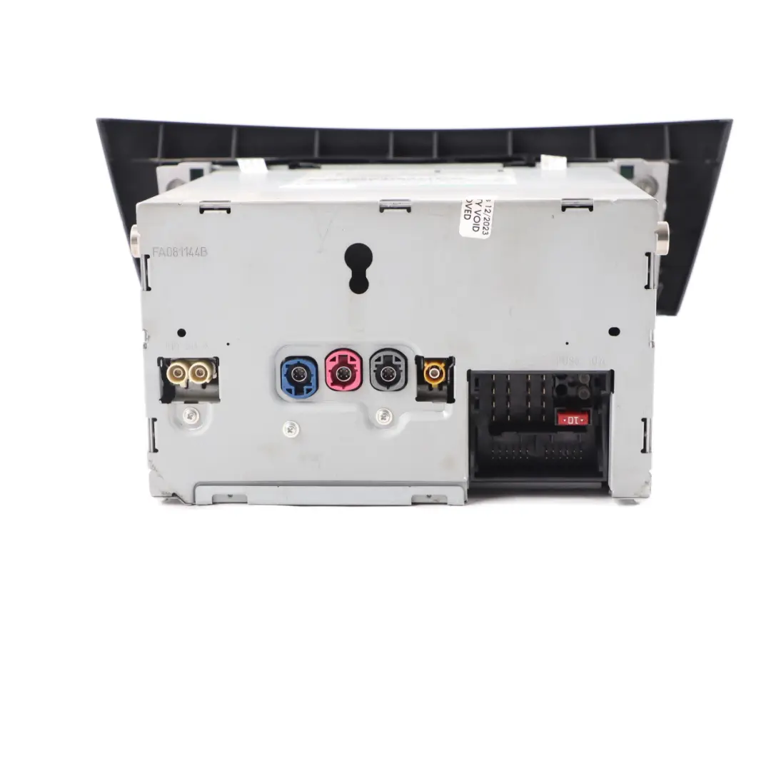 Mercedes W204 Navegación Radio Reproductor Unidad principal - SKU A2049009907-1 - Número de pieza A2049009907
