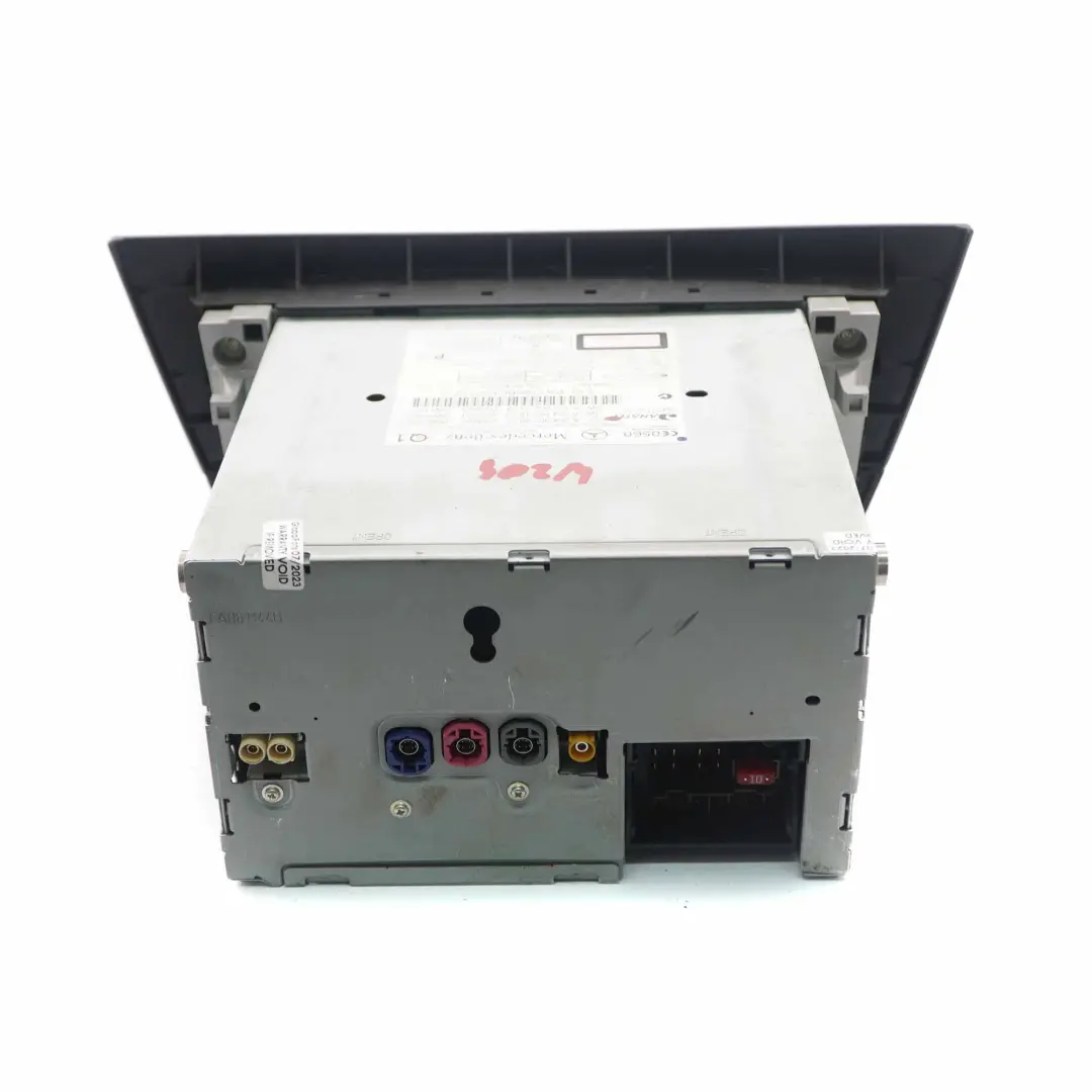 Mercedes W204 Navigazione Radio Player Interruttore unità principale - SKU A2049009907 - Numero di parte A2049009907