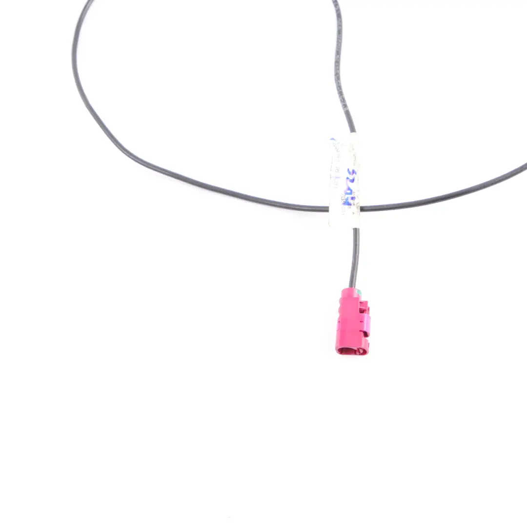 Tetto Antenna Antenna Squalo Top per Mercedes W204 Estate con numero di parte A2049050036 Mercedes W204 Estate Tetto Antenna Antenna Squalo Top - SKU A2049050036 - Numero di parte A2049050036