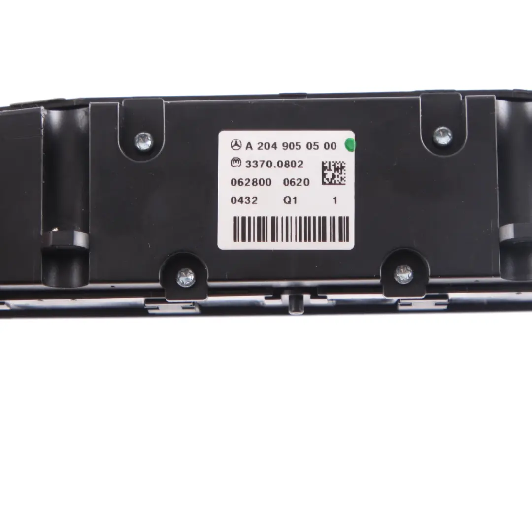 Mercedes W204 PDC Bouton de commande du capteur de stationnement - SKU A2049050500 - Numéro de pièce A2049050500