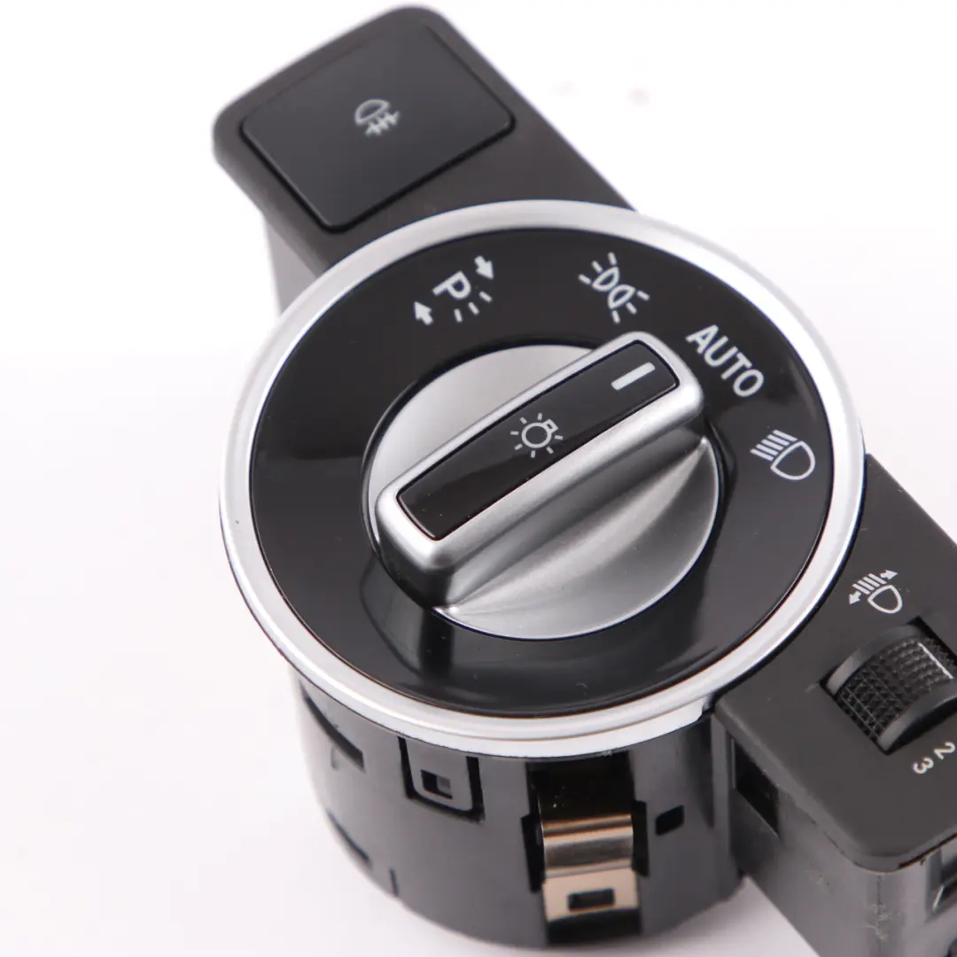 Interrupteur de phares Mercedes W204 LED Control Unit Module Button pour à propos du numéro de pièce A2049053103 Interrupteur de phares Mercedes W204 LED Control Unit Module Button - SKU A2049053103 - Numéro de pièce A2049053103