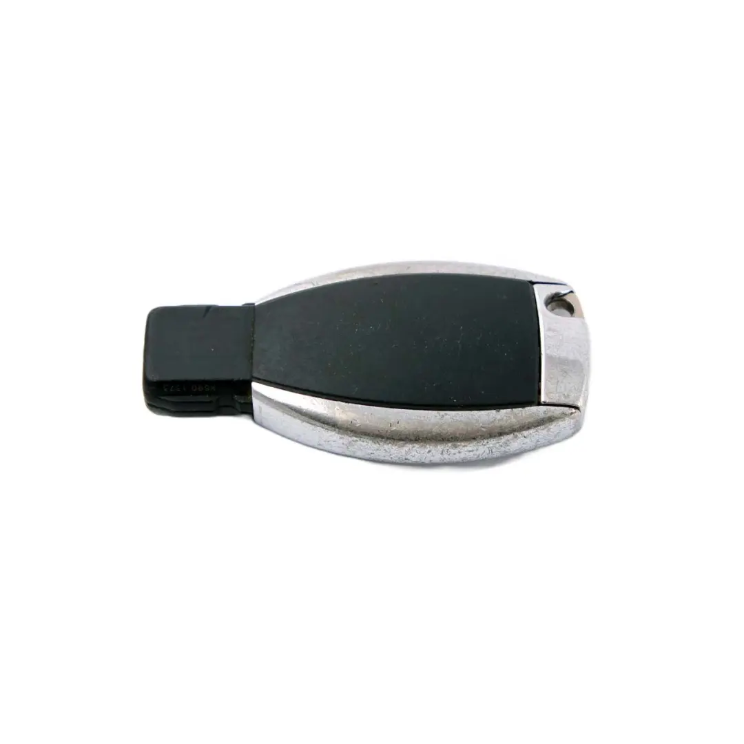 Telecomando Radio Pulsante Chiave per Mercedes W204 W212 W221 con numero di parte A2049055902 Mercedes W204 W212 W221 Telecomando Radio Pulsante Chiave - SKU A2049055902 - Numero di parte A2049055902