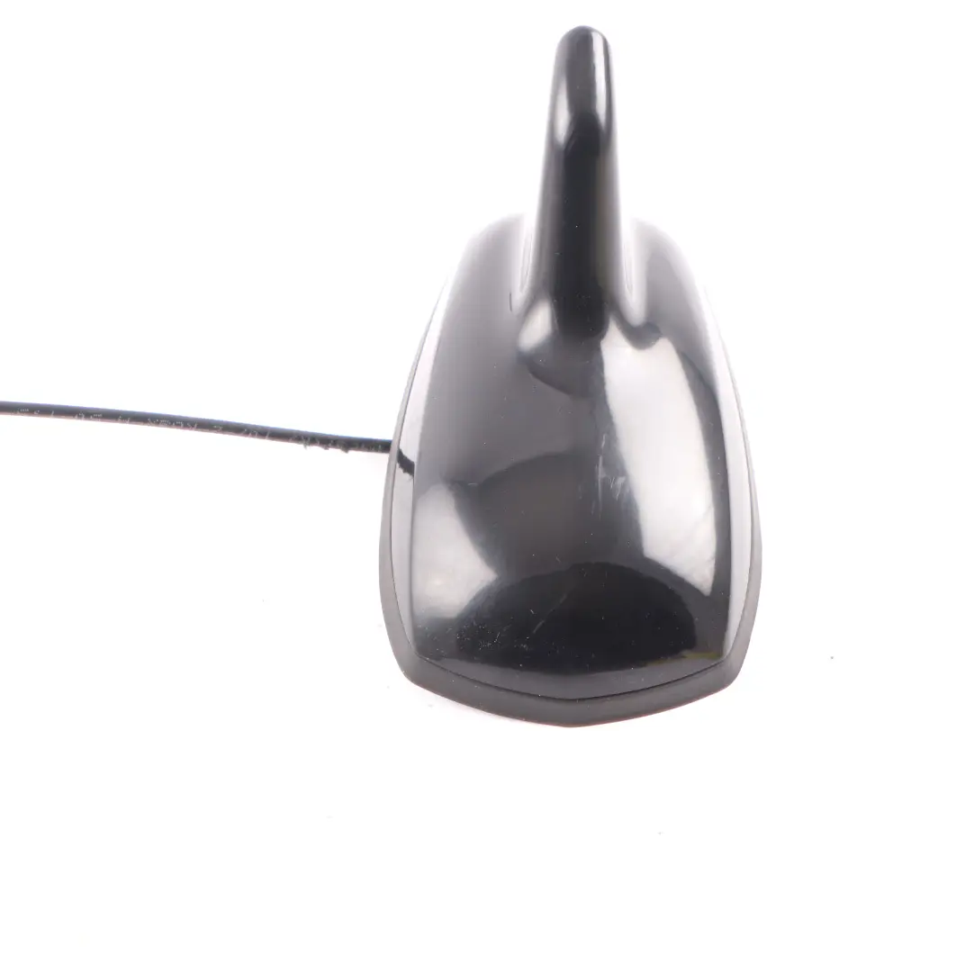 Antenna Da Tetto Pinna Di Squalo Nera per Mercedes W204 con numero di parte A2049056004 Mercedes W204 Antenna Da Tetto Pinna Di Squalo Nera - SKU A2049056004 - Numero di parte A2049056004