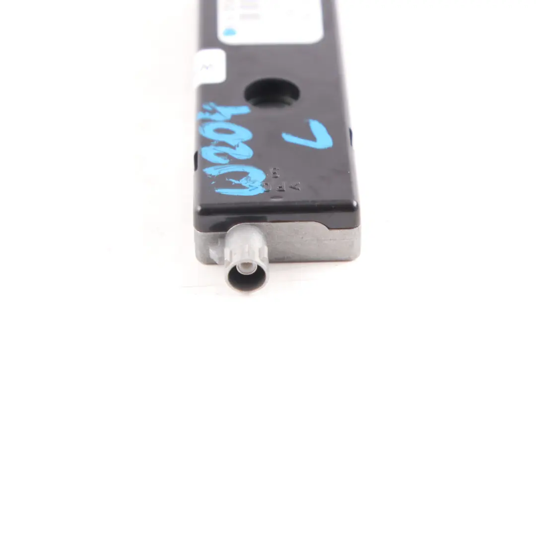 Mercedes W204 C207 Antena de antena Amplificador Pilar C Izquierdo - SKU A2049056304 - Número de pieza A2049056304