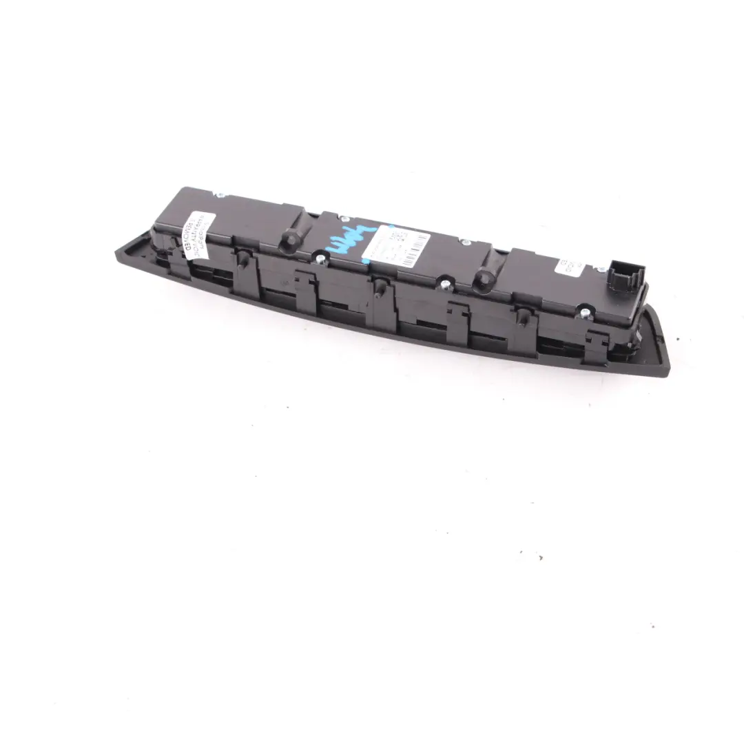 Schalter Leiste Mittel Konsole ECO Hazard PDC für Mercedes W204 S204 mit Teilenummer A2049058701 Mercedes W204 S204 Schalter Leiste Mittel Konsole ECO Hazard PDC - SKU A2049058701 - Teilenummer A2049058701