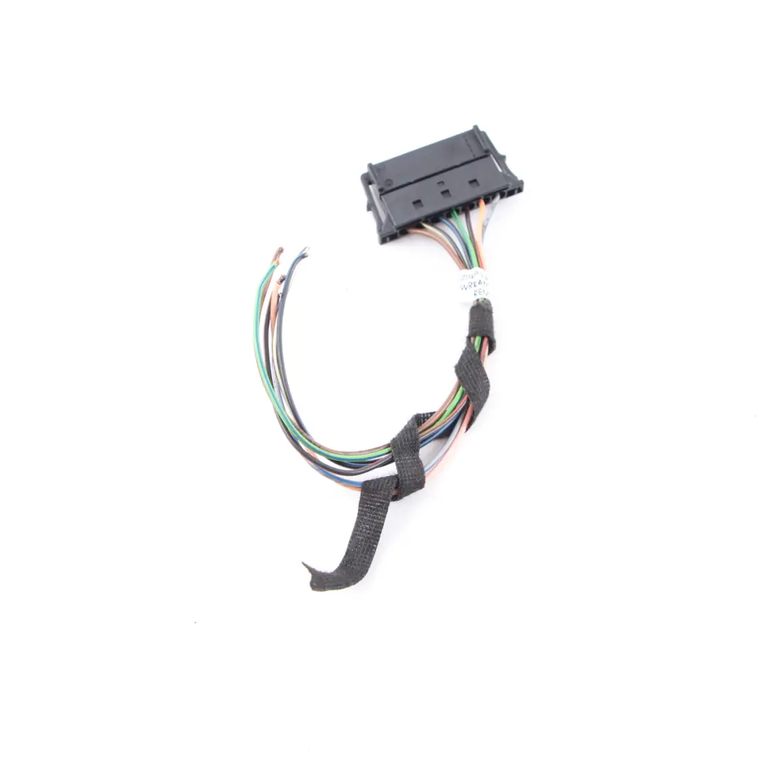 Mercedes W204 Câblage de la prise du feu arrière gauche 9060403 - SKU A2049060403-1 - Numéro de pièce A2049060403