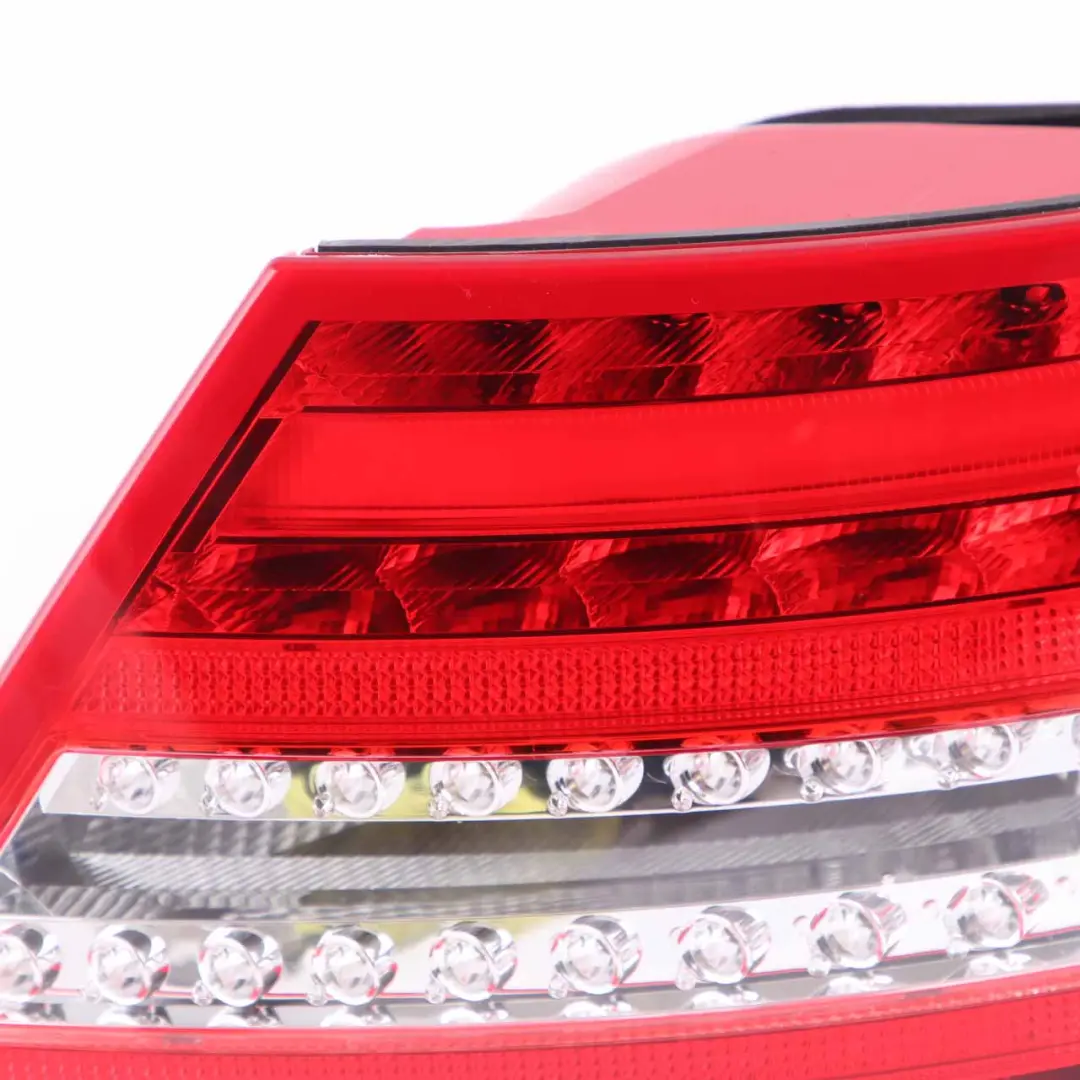 Mercedes W204 Rücklicht Rechts Seitenverkleidung - SKU A2049060503 - Teilenummer A2049060503