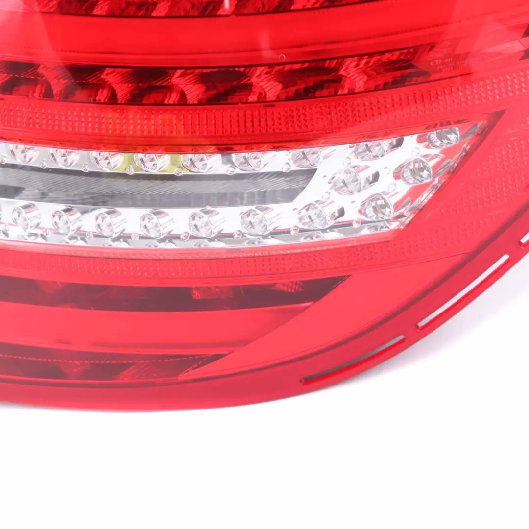 Mercedes W204 Prawa Lampa Tylna Tył - SKU A2049060503 - Numer Części A2049060503