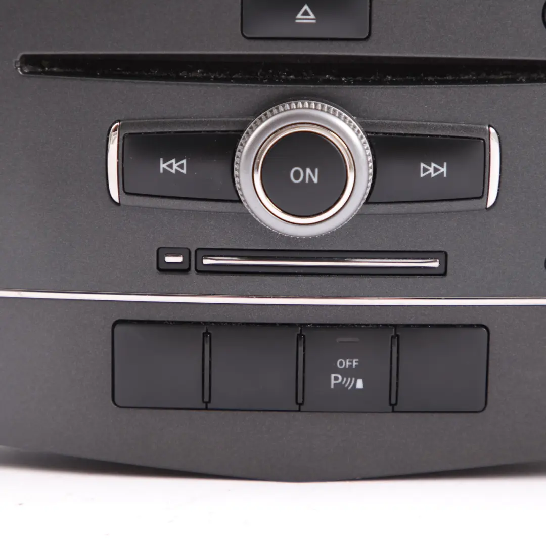 Radio Player Mercedes-Benz W204 COMAND Navi CD Head Unit to with Part number A2049061002 Radio Player Mercedes-Benz W204 COMAND Navi CD Head Unit - SKU A2049061002 - Part number A2049061002