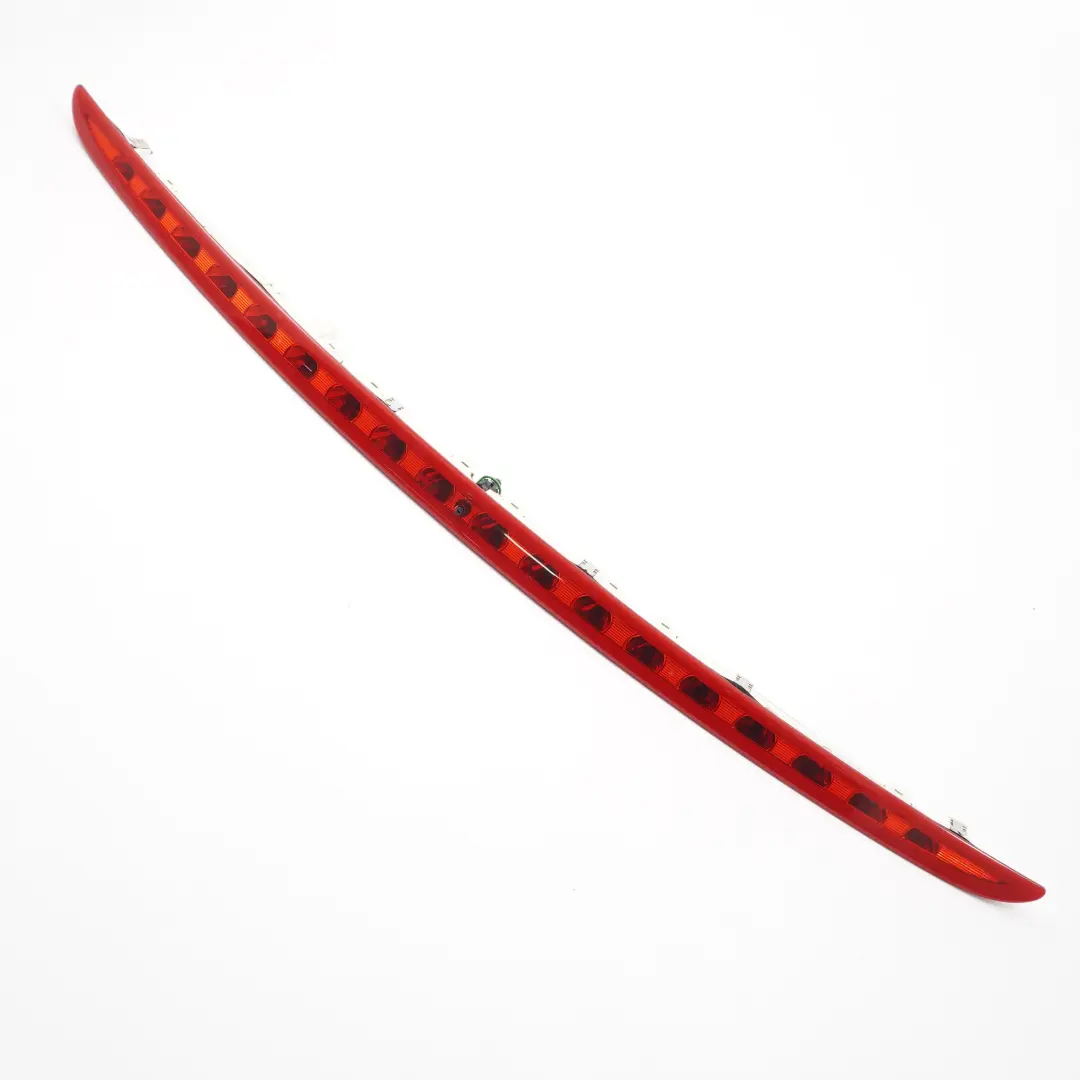 Feu stop arrière additionnel pour Mercedes W204 Estate à propos du numéro de pièce A2049062601 Mercedes W204 Estate Feu stop arrière additionnel - SKU A2049062601-1 - Numéro de pièce A2049062601