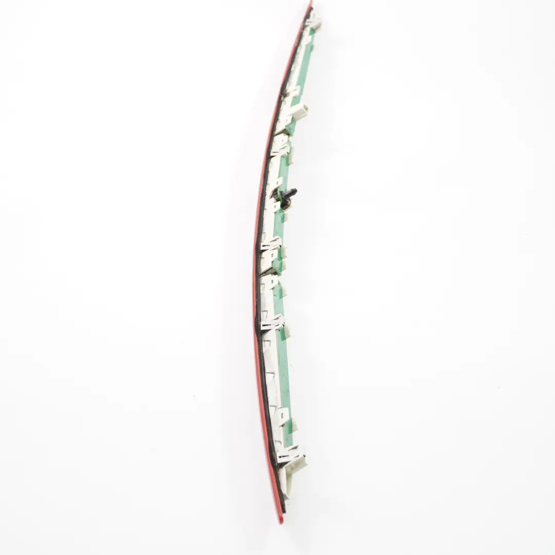 luz de freno trasera adicional tercera freno para Mercedes W204 Estate con número de pieza A2049062601 Mercedes W204 Estate luz de freno trasera adicional tercera freno - SKU A2049062601-1 - Número de pieza A2049062601