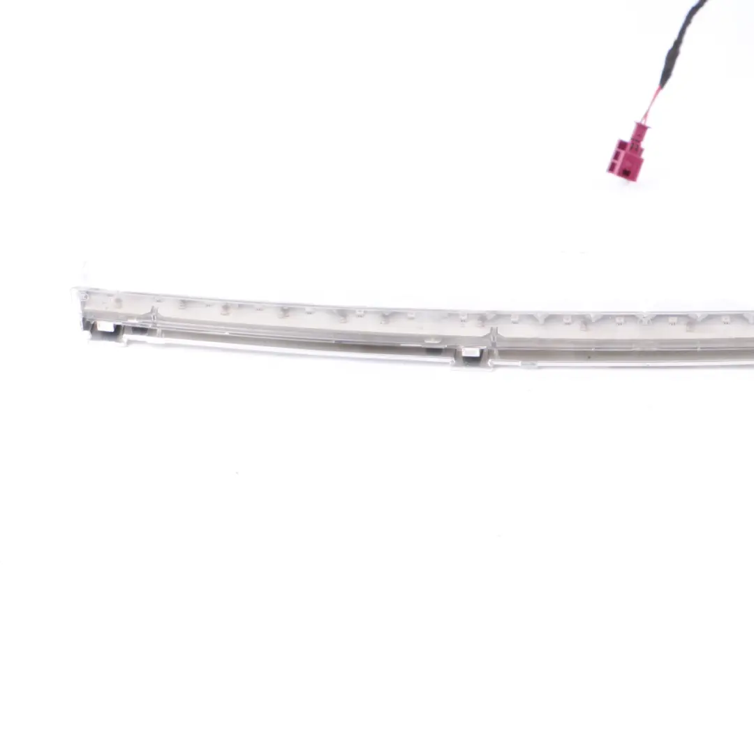 Mercedes W204 Tercera luz de freno trasera adicional Luz de freno - SKU A2049066002 - Número de pieza A2049066002