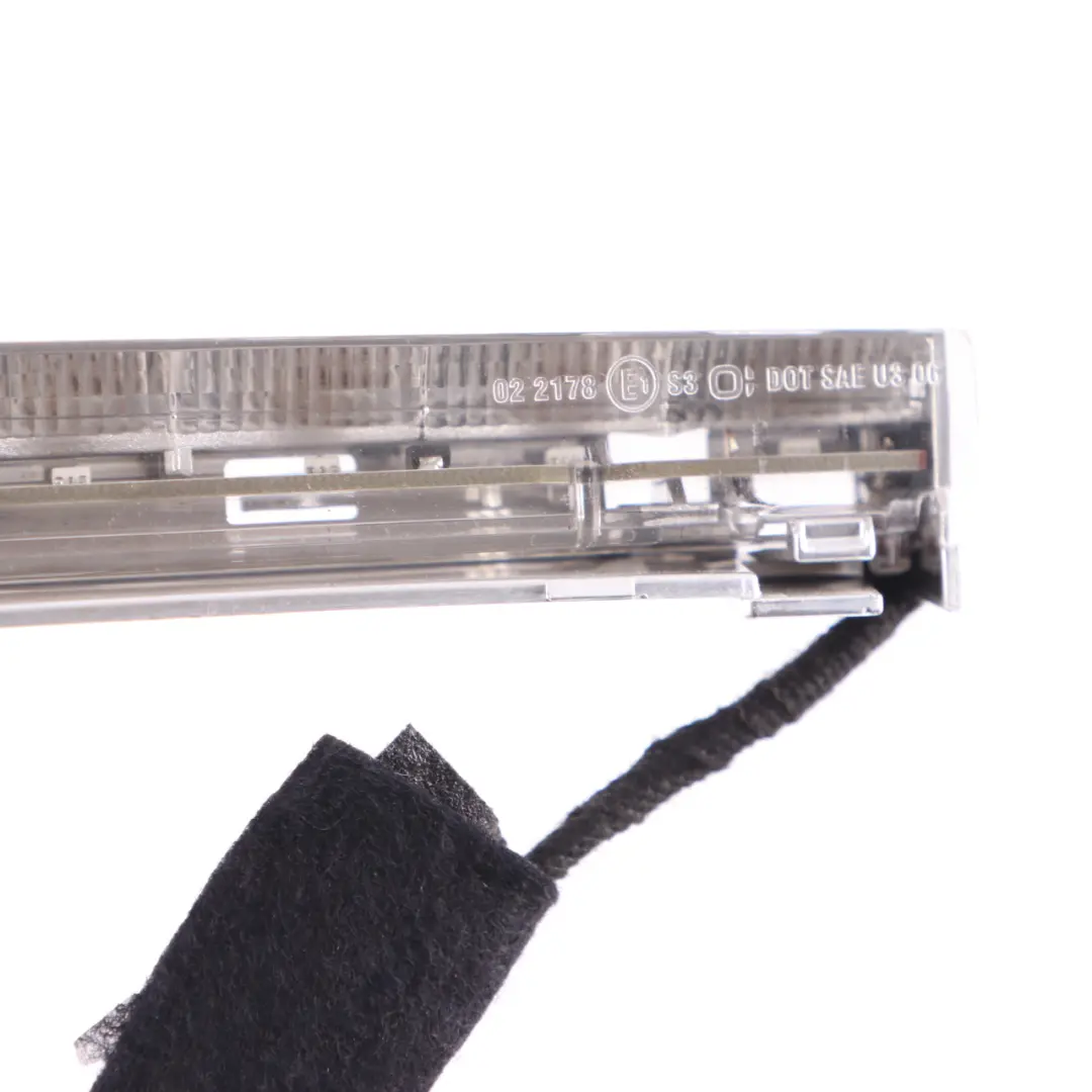 Mercedes W204 Tercera luz de freno trasera adicional Luz de freno - SKU A2049066002 - Número de pieza A2049066002